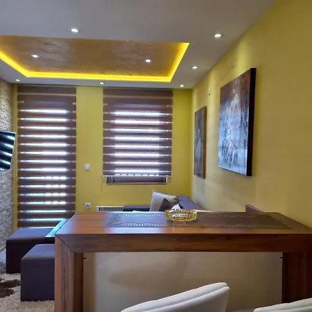 Andela Zlatiborski Konaci 즐라티보